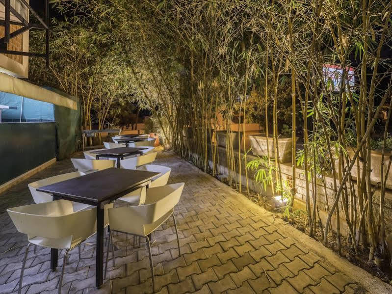 Treebo Trend Spektrum Suites Mysore Eksteriør bilde
