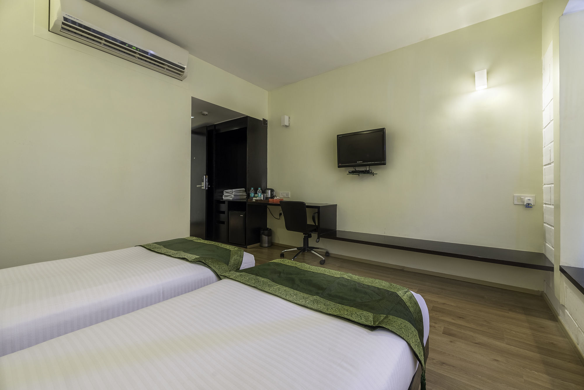 Treebo Trend Spektrum Suites Mysore Eksteriør bilde