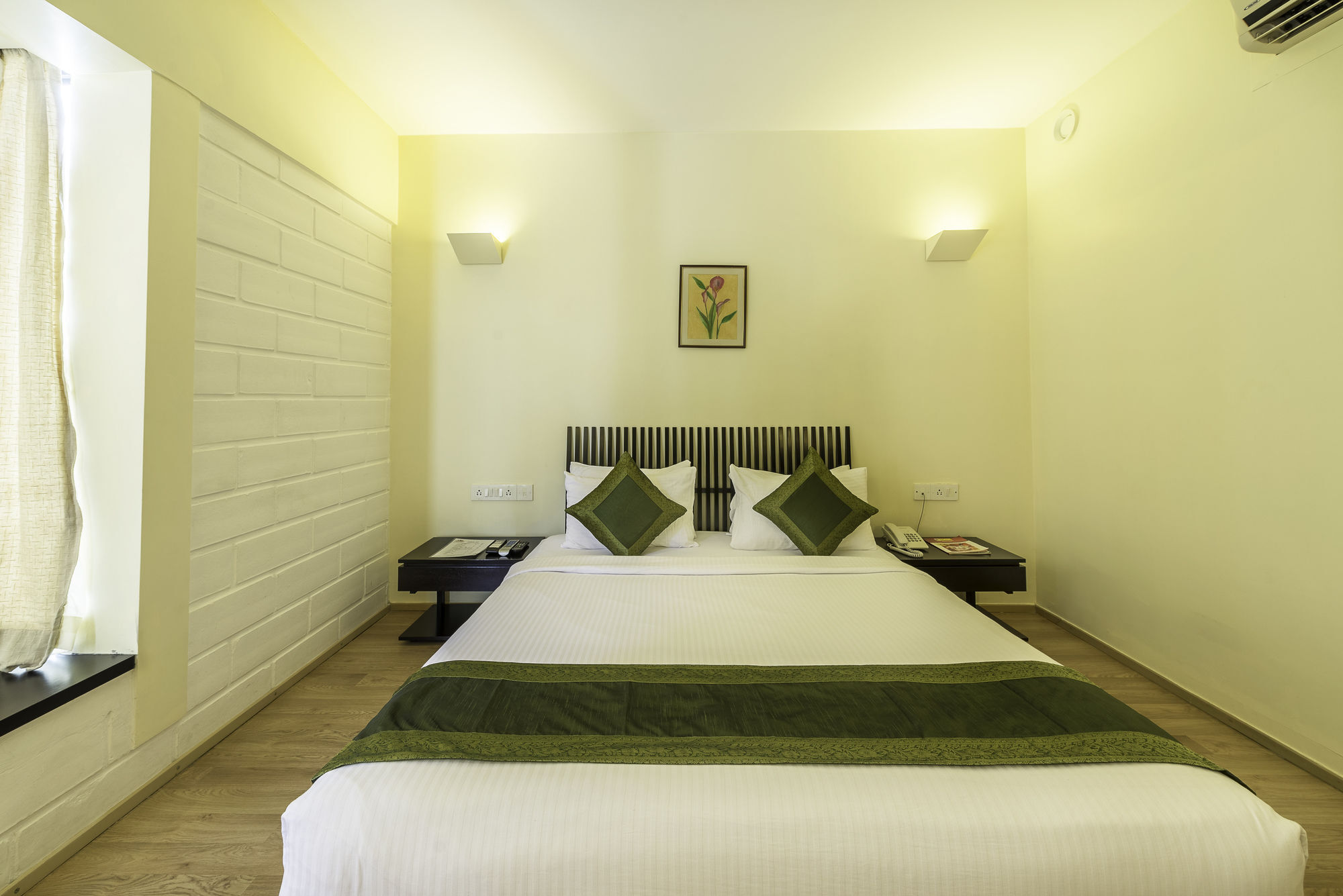 Treebo Trend Spektrum Suites Mysore Eksteriør bilde