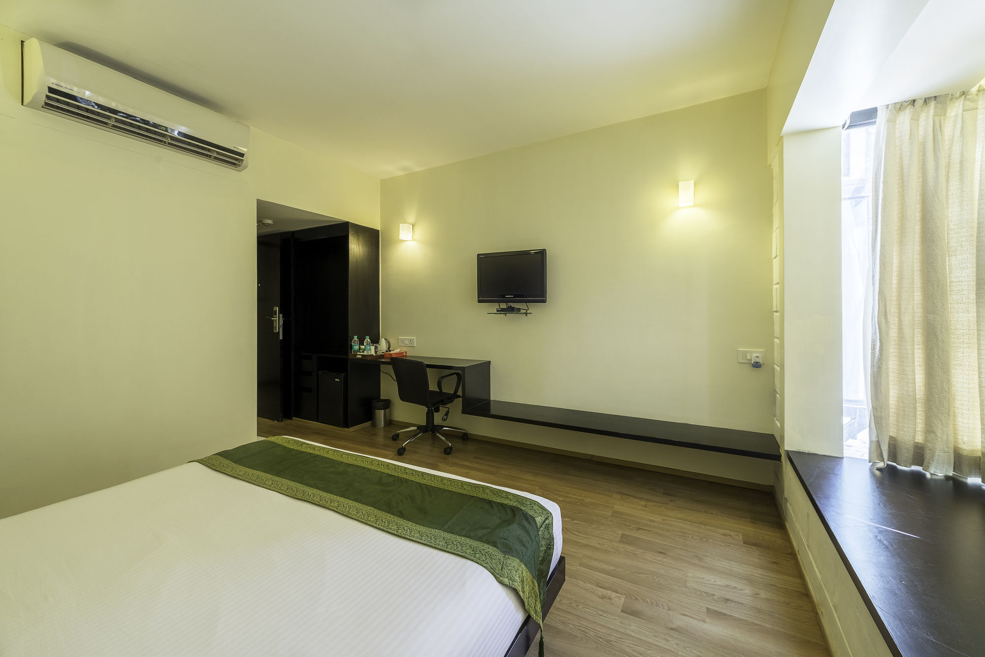 Treebo Trend Spektrum Suites Mysore Eksteriør bilde