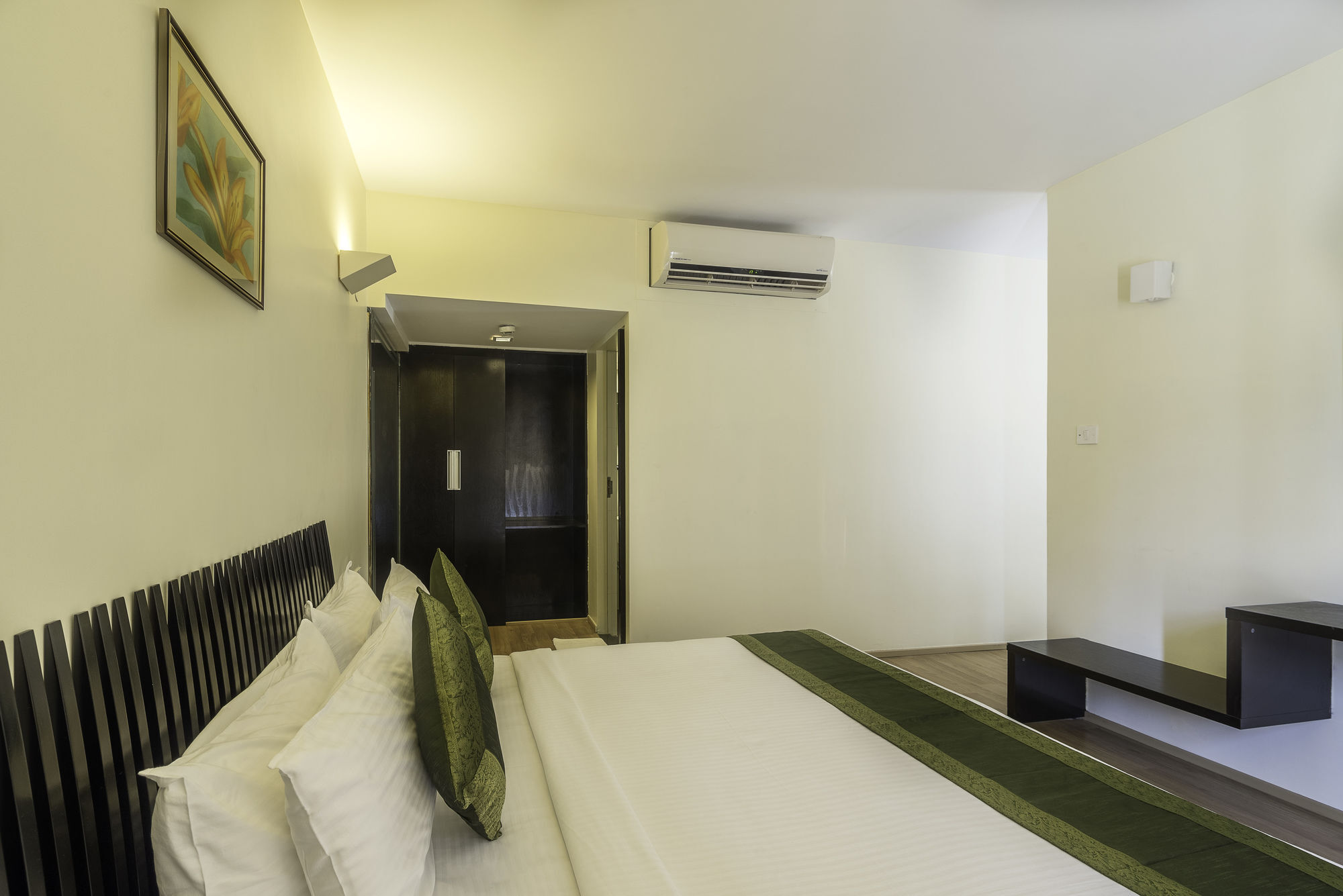 Treebo Trend Spektrum Suites Mysore Eksteriør bilde