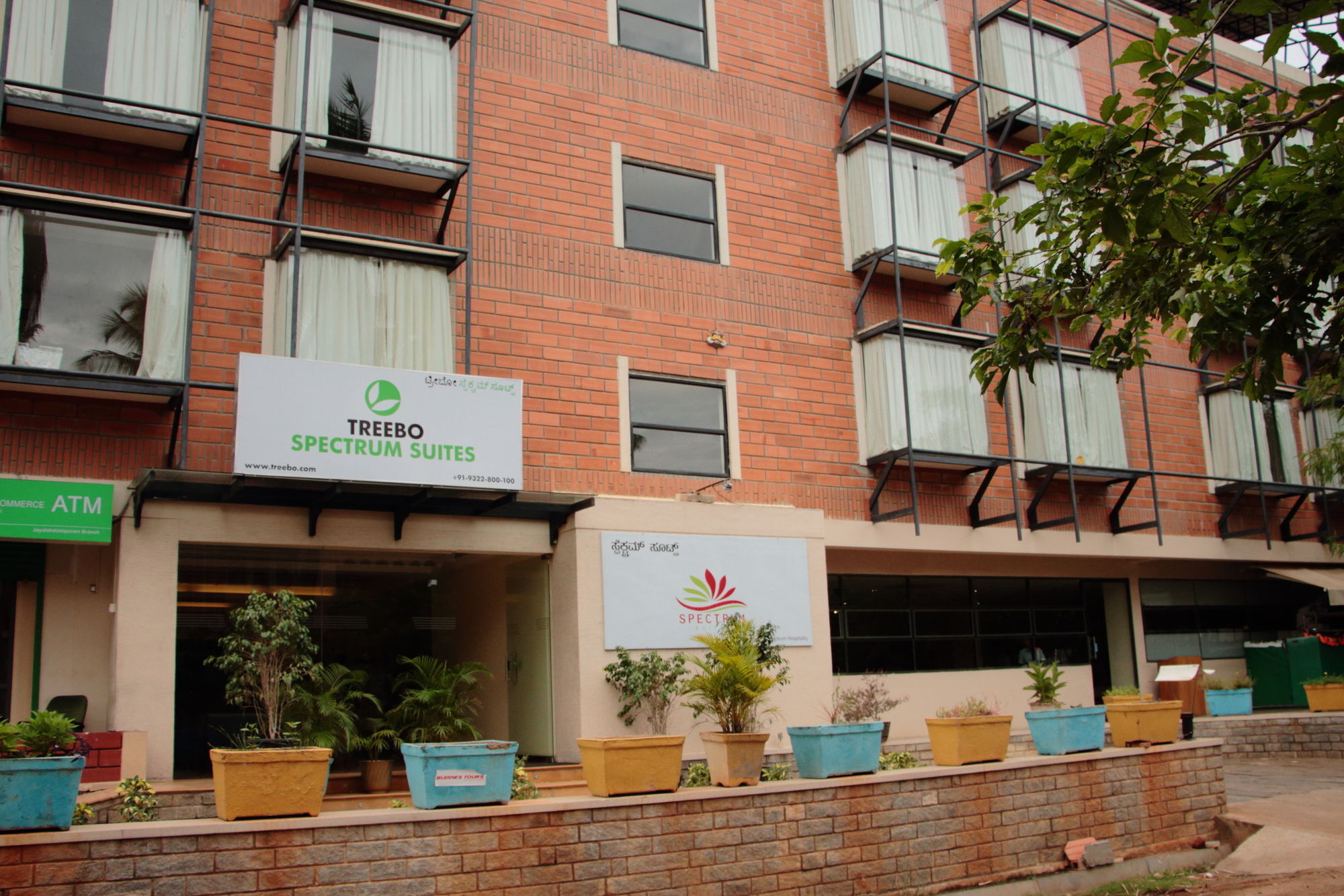 Treebo Trend Spektrum Suites Mysore Eksteriør bilde