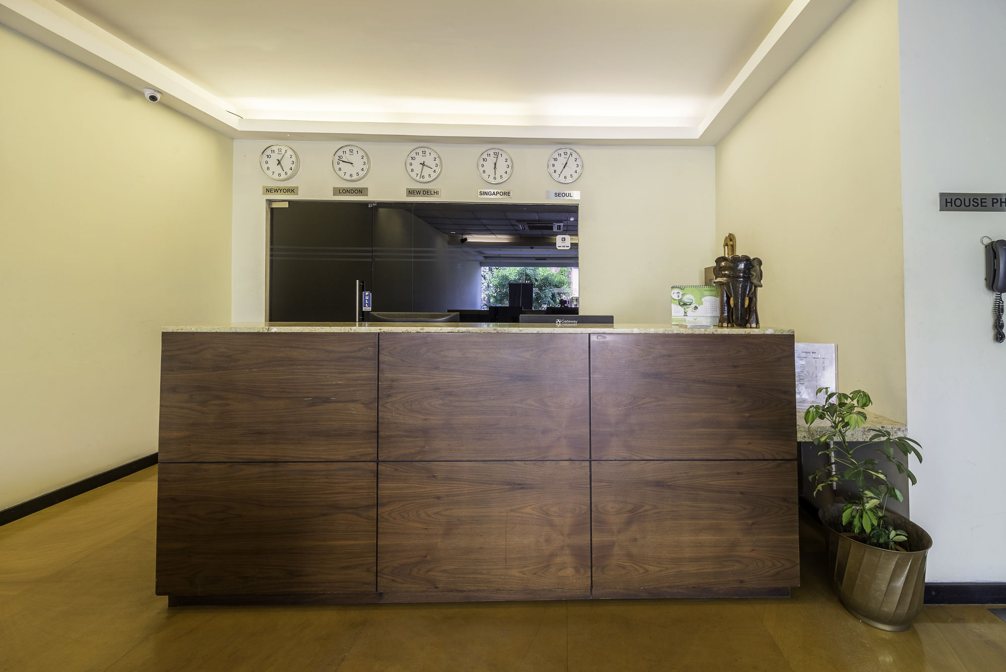Treebo Trend Spektrum Suites Mysore Eksteriør bilde